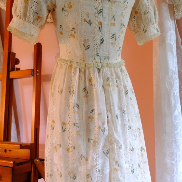 Delicate Daisy Cottagecore Dress - Picture 5 of 5